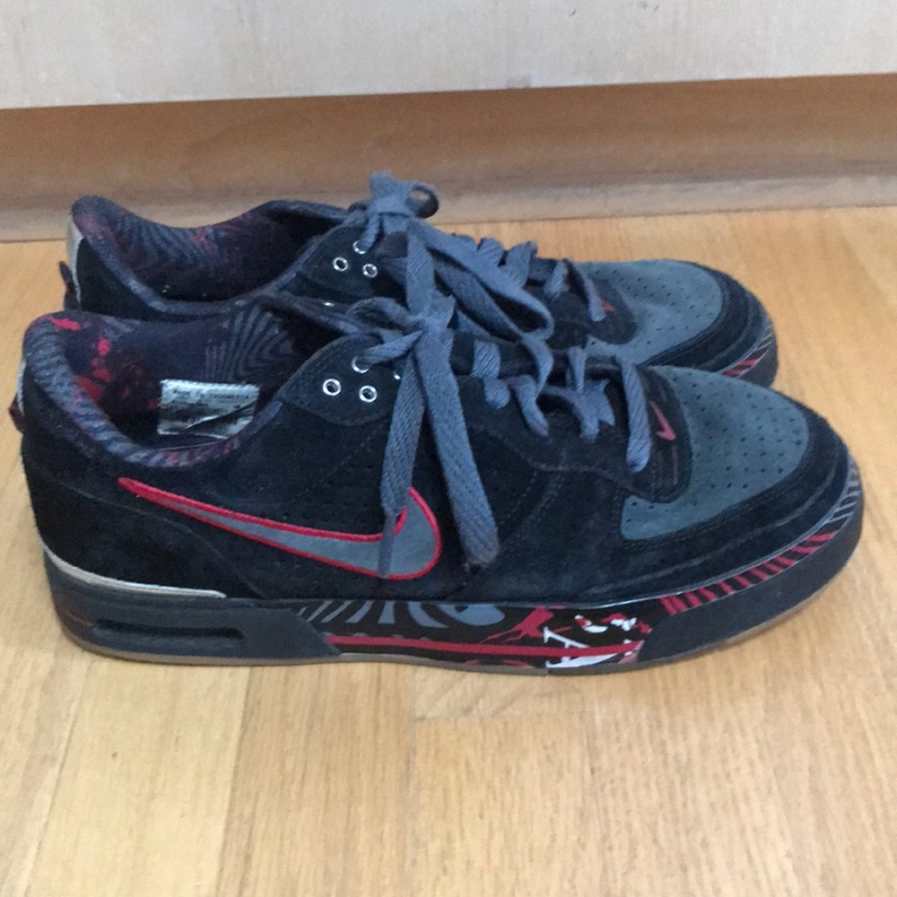 NIKE AIR Men’s Shoes, Size 10.